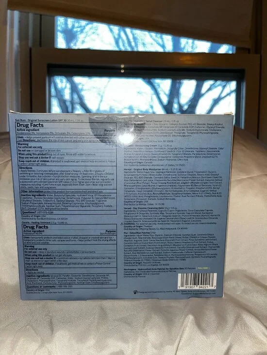 Merry & Bright. The Skincare Gift Set - 8pc BRAND NEW OPEN BOX w/ 8 SEALED ITEMS - Picture 2 of 2